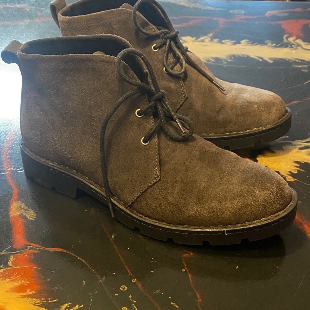 Born Banni Chukka Boots Womens Size 8.5 Grey Suede Lace Up Ankle High Booties